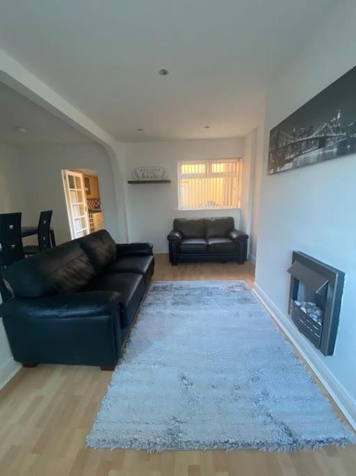 Modern Two Bed House Close To Centre Appartement